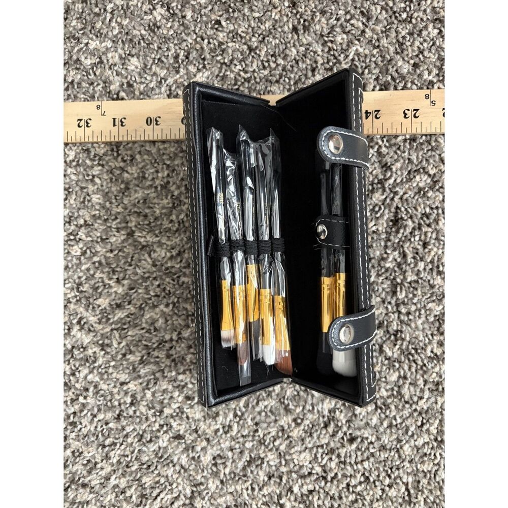 MAC 9 brush set with case and mirror - Picture 5 of 7